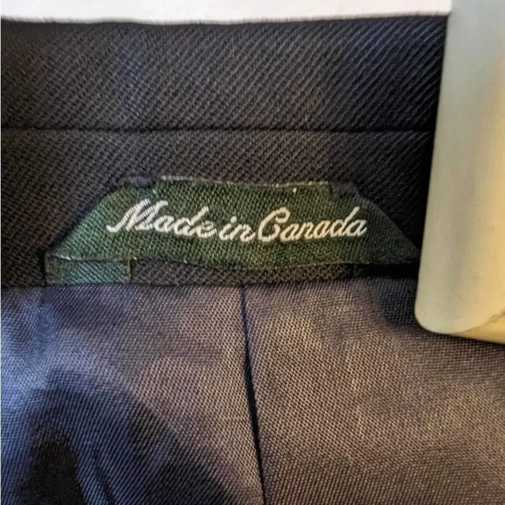 J. Crew Men's Classic Navy Three Button Wool Suit Jacket Quiet Luxury - Size 40R